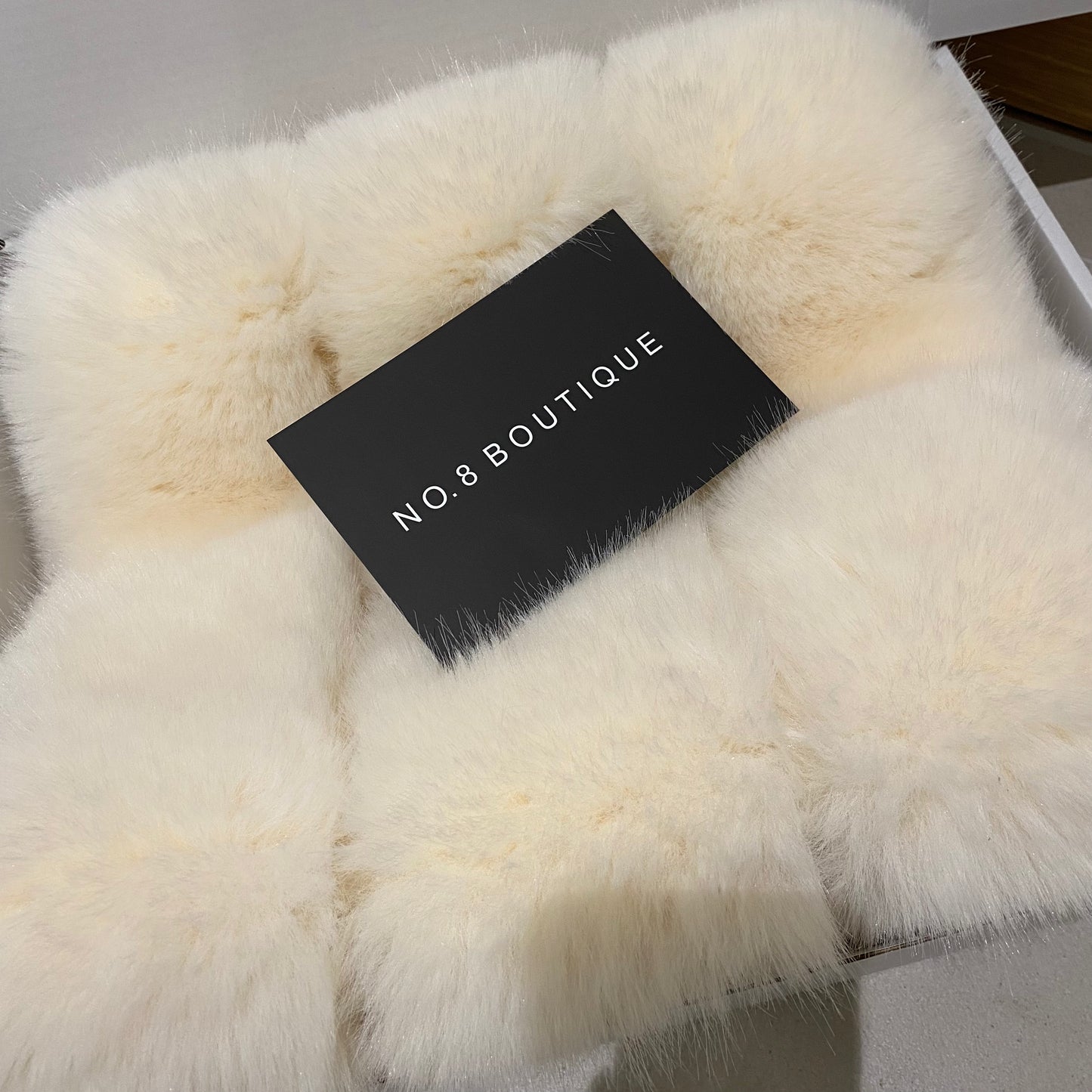 Designer faux fur stole for premium bridal look