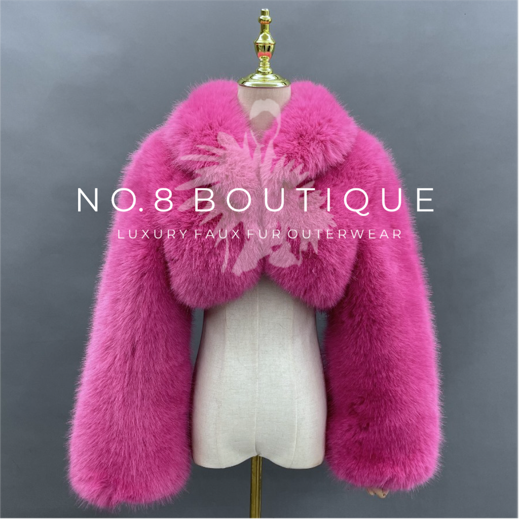 Stylish cropped faux fur jacket in mini length