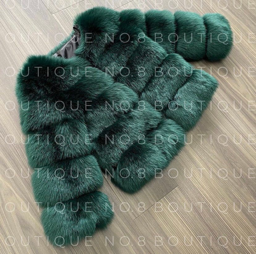 Street style emerald green faux fur jacket with quintuple rows