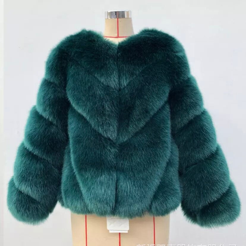 Trendy Dallas diagonal panel jacket crafted in faux fur