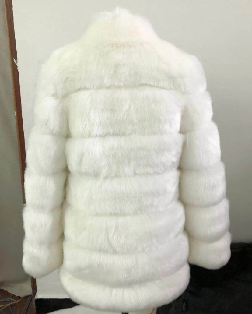 Luxurious Faux fur coat with 7 rows