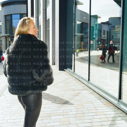 Fashion-forward Chelsea jacket with five faux fur rows and collar